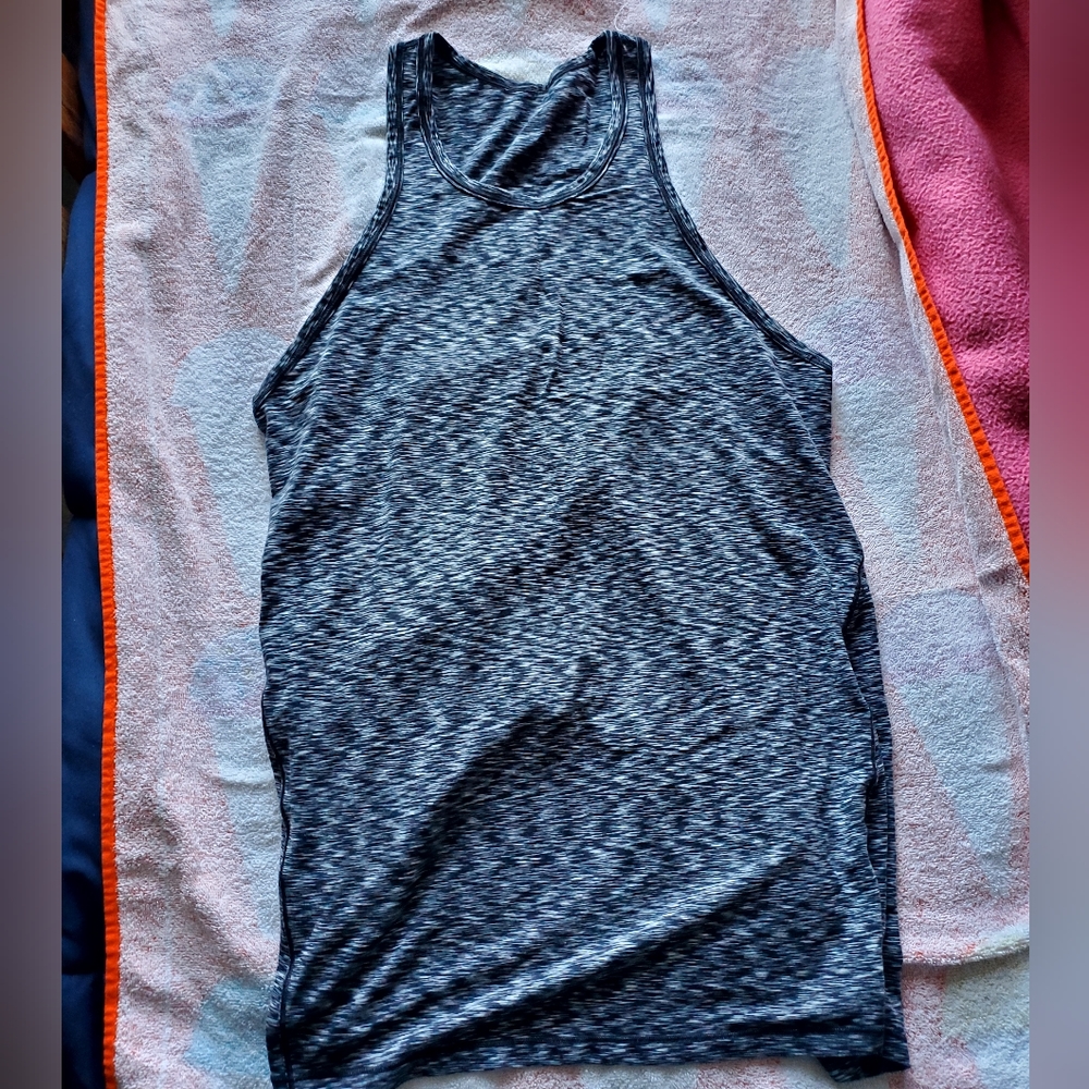 Lululemon open back/tie back tank size 8
